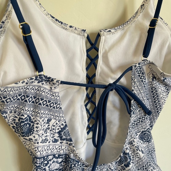Printed Bathing Suit - Picture 6 of 7